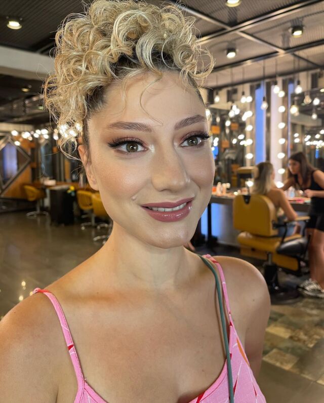 ✨✨✨

@makeupecesari